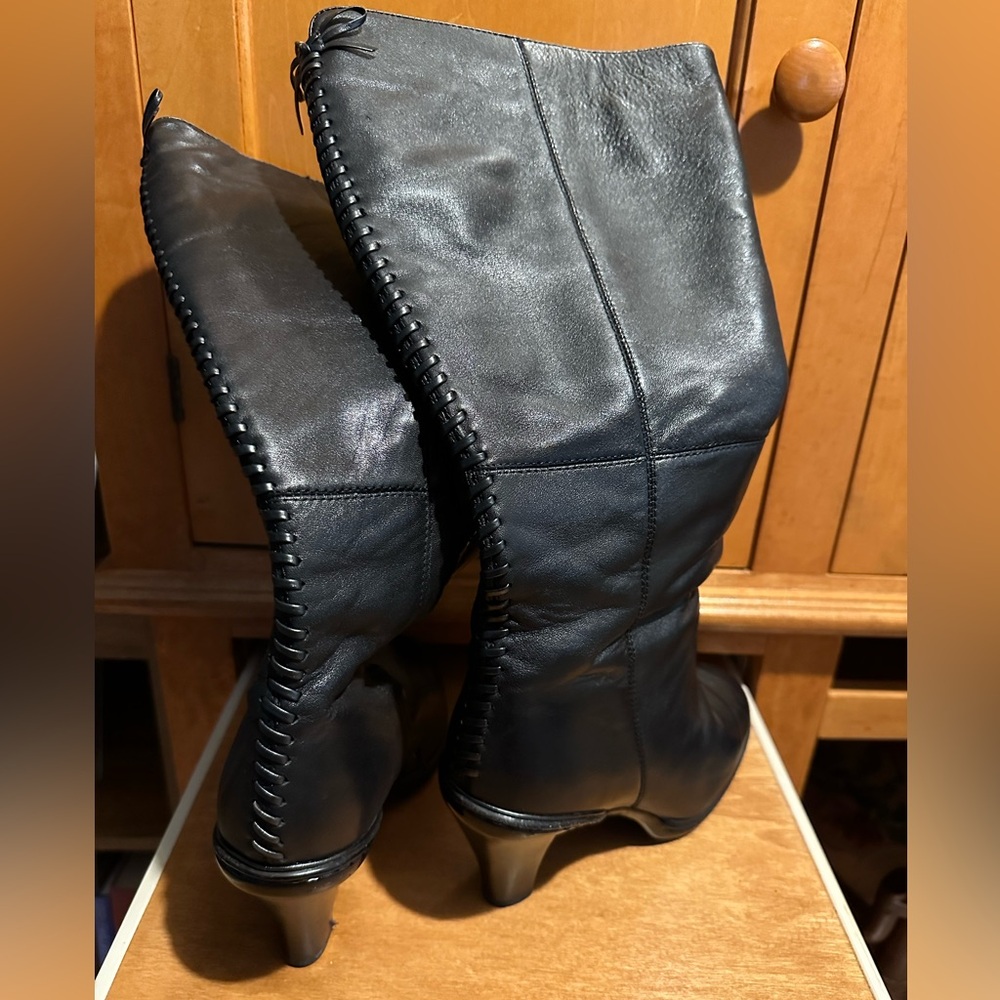 “Sofft” Leather Boots (size 7)